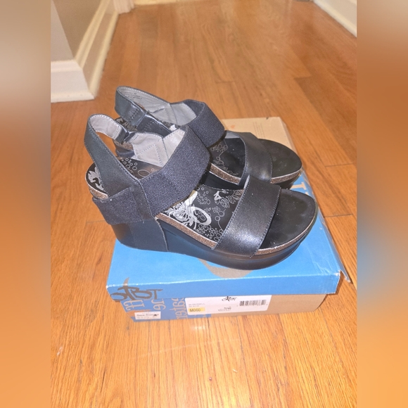 OTBT Bushnell Black Platform Wedge Sandals Size 6 - Picture 1 of 5